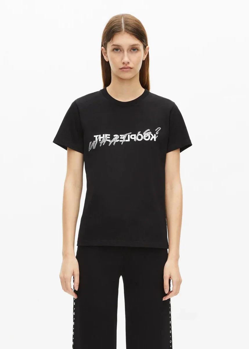 T-shirt What is black