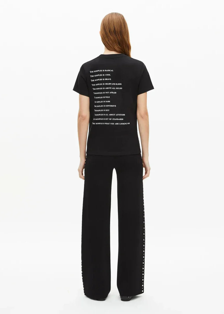 T-shirt What is black