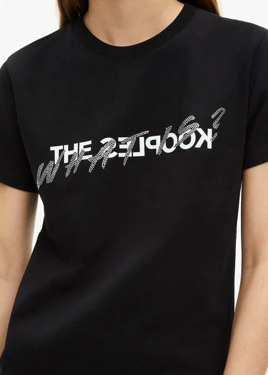 T-shirt What is black